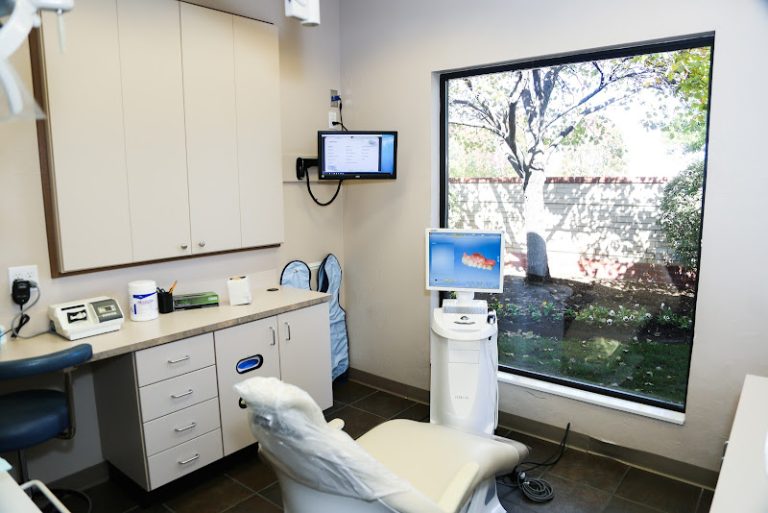 Crossroads Family Dentistry - Dentist At 8101 S Walker Ave STE D, Oklahoma City, OK 73139 2 photo 06335df8 4525 45c9 92fa 9b09d9ef0f77 768x513