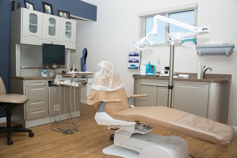 Sullivan Dental Clinic - Dentist At 6 Hawthorne Ln, Sullivan, IL 61951 2 photo 17bc5df5 9e5c 47f0 80a8 cc20356ee1c3 768x513