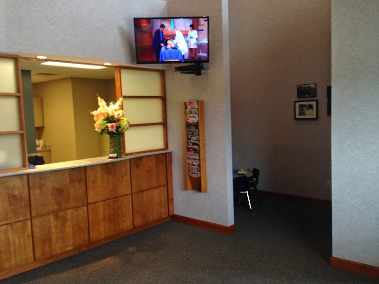 Swanlund Dentistry - Dental clinic At 143 N Williamsburg Dr, Bloomington, IL 61704 2 photo 1b3128c6 9936 4c07 9e61 89d38a2c6b71 768x576