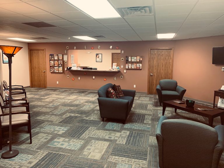 Midwest Dental - Dentist At 1905 Montana Dr, Springfield, IL 62704 1 photo 1f4a49a8 9eef 436d be75 a33f6044cec1 768x576