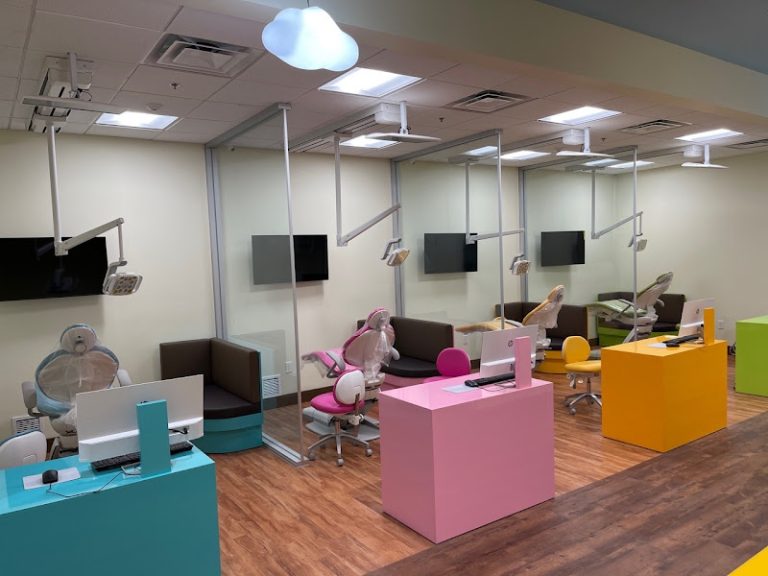 Smileland Dental - Dentist At 3790 N Blackstone Ave, Fresno, CA 93726 4 photo 1f8400c5 7105 495d b52c 17485e3c0bce 768x576