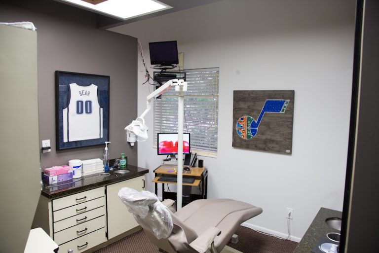 Salt Lake Dental Clinic - Dentist At 2040 E Murray Holladay Rd #208, Salt Lake City, UT 84117 2 photo 2004de51 8e7d 4cb0 a39d eecb7426fcb4 768x513