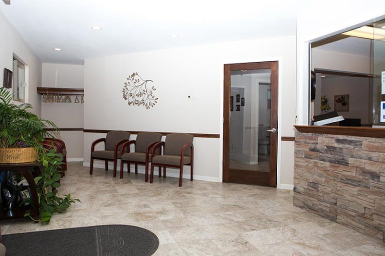 Sullivan Dental Clinic - Dentist At 6 Hawthorne Ln, Sullivan, IL 61951 4 photo 27e748fa 9734 4126 ae2c 0b44e5b8354b 768x512