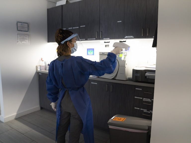 New York Dental Studio - Dentist At 30 E 60th St suite 2402, New York, NY 10022 2 photo 30f81d9b a2ce 40b7 9dfb 32b294fb6c60 768x576