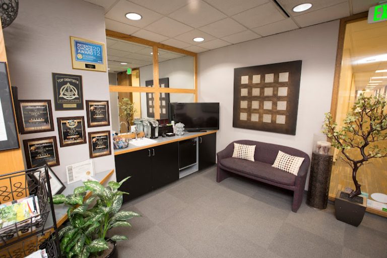 Golden Peak Dental - Dental clinic At 1726 Cole Blvd #140, Lakewood, CO 80401 3 photo 33612cc2 1d0f 4b7b ac01 1c593b2e3c6b 768x513