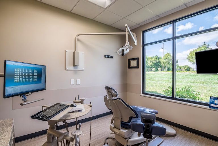 Sunnybrook Dental - Dentist At 21645 College Blvd, Olathe, KS 21645 2 photo 366cc854 bee0 4e28 920d b97fe735e544 768x513