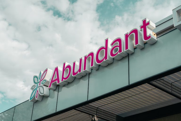 Abundant Dental Care of Murray - Dentist At 793 E Winchester St, Murray, UT 84107 4 photo 399d3d44 0149 4de0 95d5 d581aead7b16 768x513