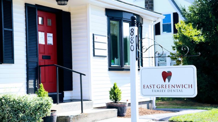 East Greenwich Family Dental | Dentists in East Greenwich RI - Dentist At 880 Main St, East Greenwich, RI 02818 4 photo 3bd19543 8352 47f9 8528 ce29ed0d3e36 768x431