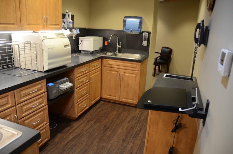 Holt Family Dental Care - Dentist At 106 E Washington Ave, Fairfield, IA 52556 2 photo 4e21269f eb76 4886 8c89 1f5a3fa813c8 768x509