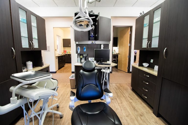 West Ranch Dental - Cosmetic dentist At 19413 N Turkey Creek Rd, Morrison, CO 19413 2 photo 4f7e580a 8c7b 4340 89fd 6c78c17a47f7 768x513