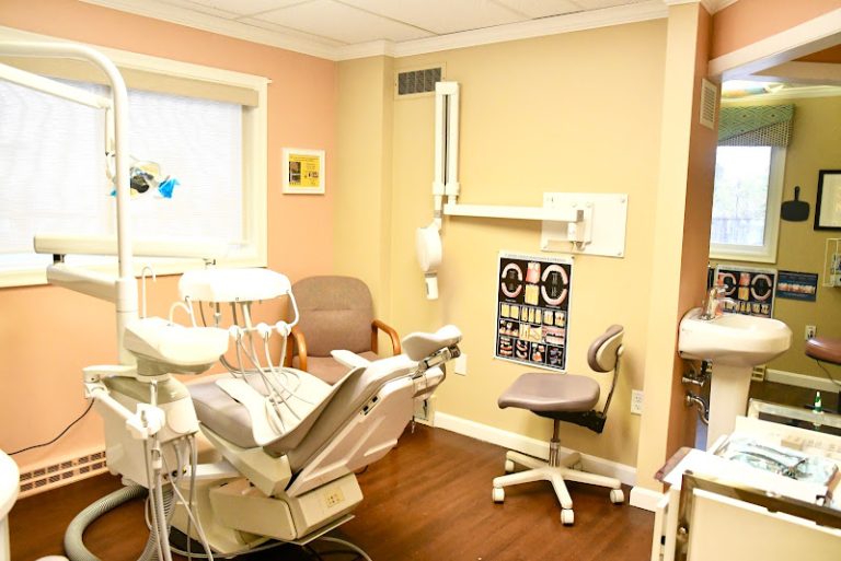 Crown Dental - Dental clinic At 61 Amherst St, Nashua, NH 03064 4 photo 522b8d87 709a 4835 a8a4 845f85d8551d 768x513