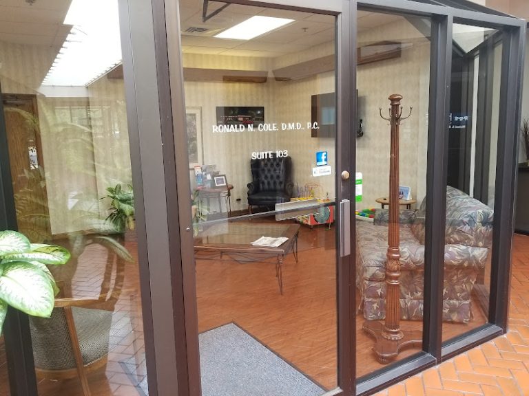 Midwest Dental - Dentist At 2727 N Oakland Ave, Decatur, IL 62526 2 photo 5b3961c8 be38 4ed2 91e7 ae534c509d9a 768x576