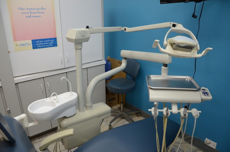 Renwick Family Dental Care LLC of Plainfield - Dentist At 15925 Illinois Rte 59 Suite 107, Plainfield, IL 15925 3 photo 5ff5149b 0e7f 4ddc ba13 e2b79e189754 768x509