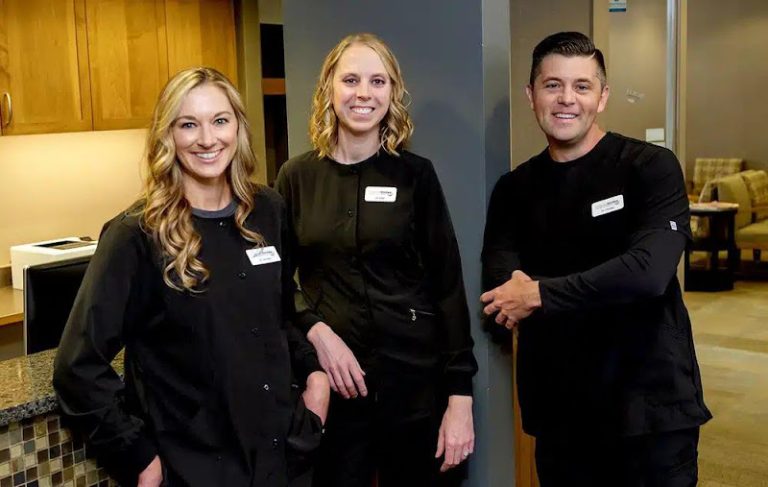 Dakota Smiles - Dentist At 3170 44th St S #100, Fargo, ND 58104 3 photo 65004145 1321 4032 8f59 dc9f33924c5e 768x487