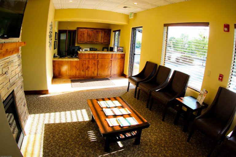 Rockpoint Dental - Dental clinic At 2300 SW Glacier Pl, Redmond, OR 97756 4 photo 65767029 df61 4097 a62d e9994002eec9 768x512