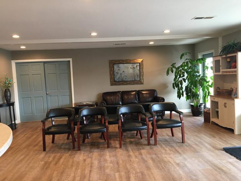 Show Me Dental - Dentist At 812 Valley Creek Dr, Farmington, MO 63640 2 photo 6695bdde 3152 4621 ab87 7333e0b9b27e 768x576