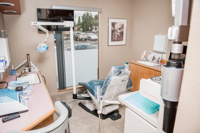 Oak Grove Dental Center - Dentist At 2250 SE Oak Grove Blvd, Portland, OR 97267 4 photo 6f42a235 b6d2 40c7 9f35 8335ac5332f8 768x513
