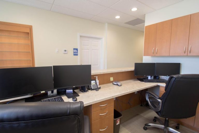 Glen Lake Dental: Danielle Leonardi, DMD - Cosmetic dentist At 553 Mast Rd UNIT 11, Goffstown, NH 03045 3 photo 7e27ad35 e610 40bc 9b28 cde3a0d92b8b 768x512