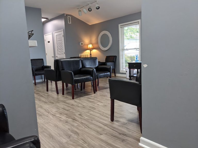 Hintz & Oakley Family Dentistry - Dental implants periodontist At 120 W Jackson St, Cookeville, TN 38501 2 photo 868e4d9a 9be0 44f8 a8ab 87a61bda074a 768x576