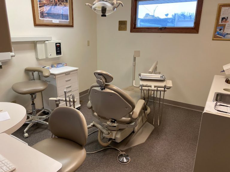 Milford Dental Clinic - Dental clinic At 112 S B St, Milford, NE 68405 2 photo 88b099e1 0402 4e1c 8e46 b6f848f17db1 768x576