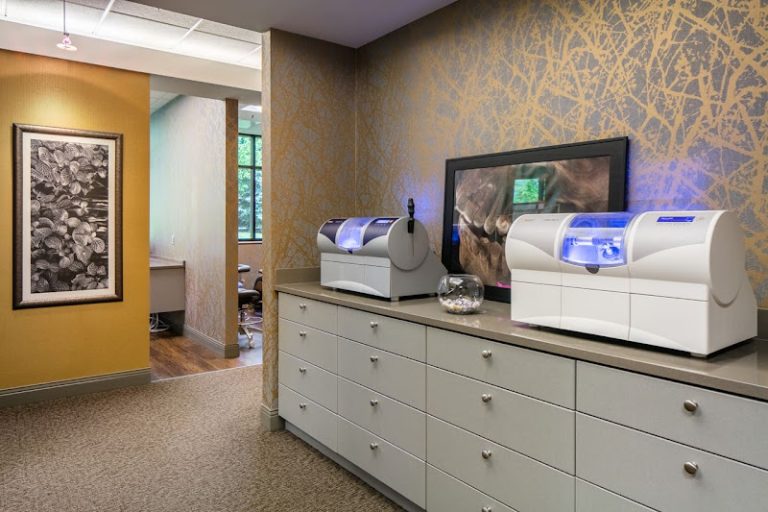 Corporate Lakes Dental | Invisalign, Implants & Cosmetic Dentistry Shawnee - Dentist At 7001 W 121st St, Overland Park, KS 66209 3 photo b82ad1b4 9869 4bd6 96df 2eb20c84a64f 768x512