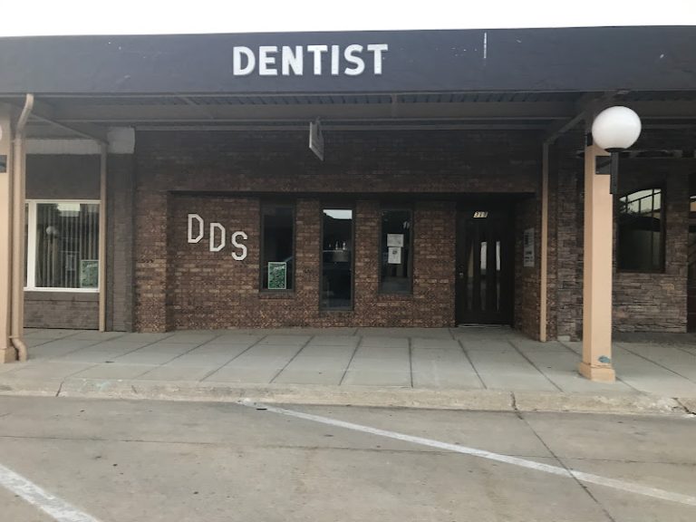 Dental Center of North Iowa - Dentist At 2800 4th St SW STE 1, Mason City, IA 50401 2 photo c3dbbfc9 a131 4a51 9deb 03140df9010c 768x576