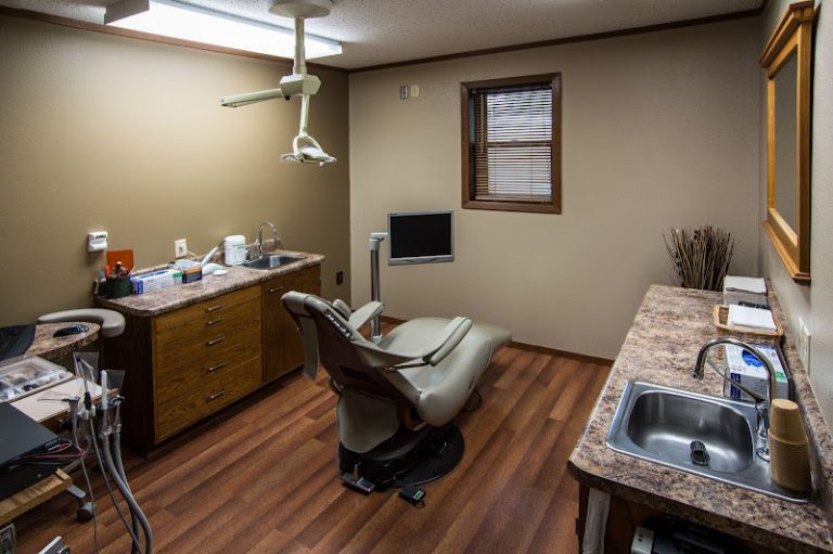 Chamberlain Family Dentistry - Dental clinic At 110 W Mott Ave, Chamberlain, SD 57325 4 photo c58b7edf a446 484e 8d52 c2aecbe71cad 768x511