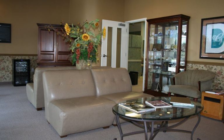 Grace Dental - Dentist At 12611 Antioch Rd, Overland Park, KS 12611 2 photo d194bcb9 de24 4c8d a2fb 00208f4d2194 768x480