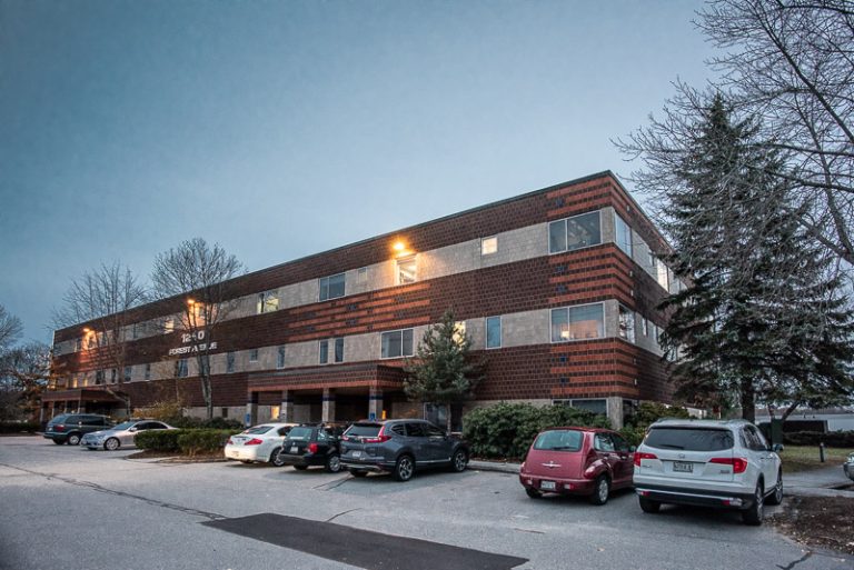 Maine Prosthodontics - Prosthodontist At 1250 Forest Ave, Portland, ME 04103 2 photo d5689bb2 7942 47f6 805b 74f9d81fbc92 768x513