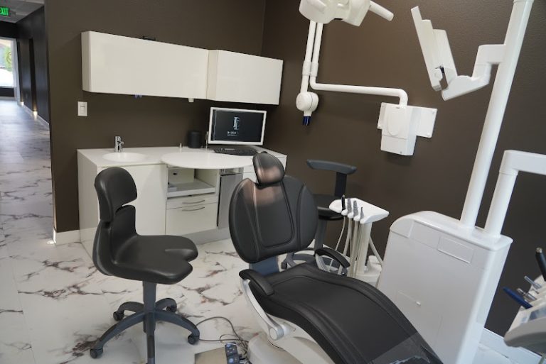 D Dentistry Reno - Dr. Dilan Munaweera DDS - Dentist At 500 Damonte Ranch Pkwy Suite 909, Reno, NV 89521 4 photo d66802a7 af88 4ed7 9611 83c8afb0fb36 768x513