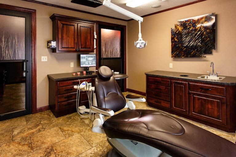 Dental Care Center - Dentist At 916 S Rowley St, Mitchell, SD 57301 2 photo d96d24b2 62e5 470c 8ba6 69b833efcb0e 768x513