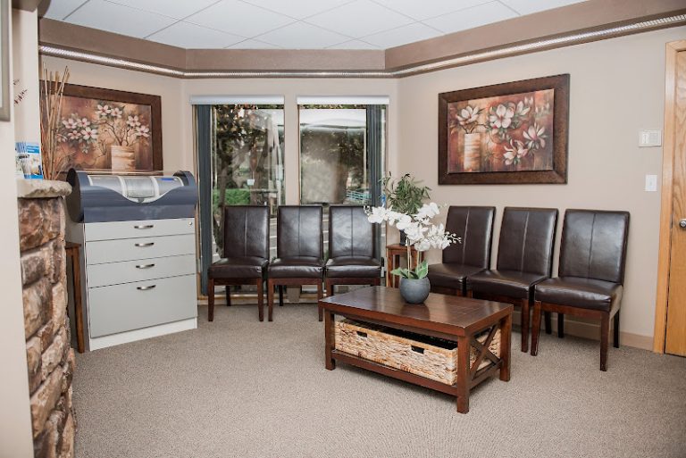 Oak Grove Dental Center - Dentist At 2250 SE Oak Grove Blvd, Portland, OR 97267 2 photo e1785e03 ccc2 4cd8 8d2c 257234a8b63e 768x513