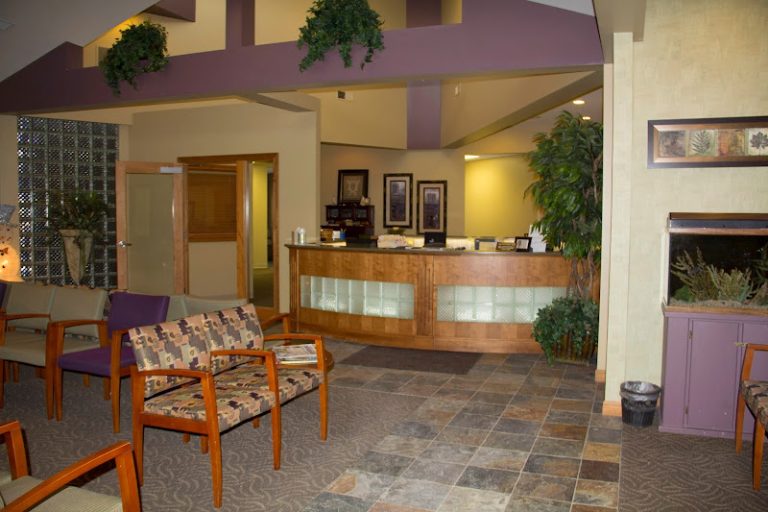 Randolph & Associates Family Dentistry - Dentist At 119 N Williamsburg Dr, Bloomington, IL 61704 2 photo f5b76582 f91e 4edb 8bbb f07a5cc5d050 768x512