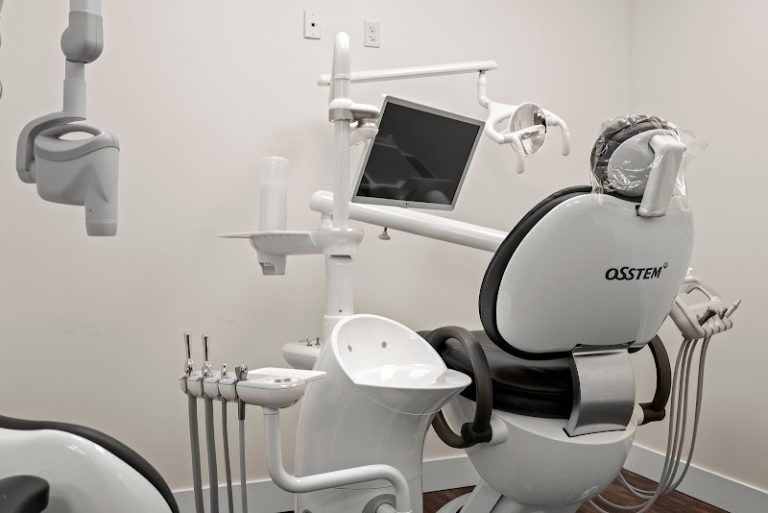 Springfield Dental - Dental office in Springfield MA - Dental clinic At 606 Sumner Ave, Springfield, MA 01108 2 photo fc2add32 8c25 4891 bfbe e5eaa8d7fc87 768x513