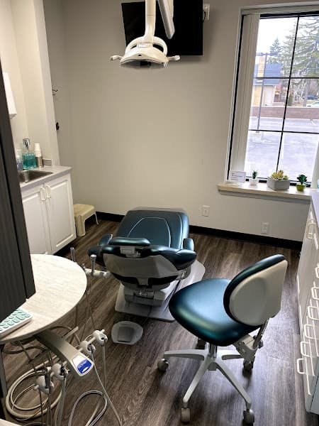 MI-nt Dental: Alexandra Peri, DDS