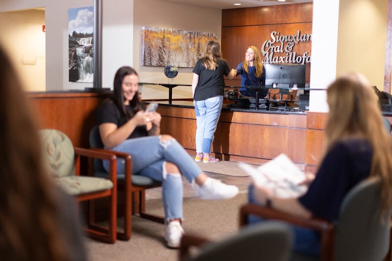 Siouxland Oral Surgery, Dental Implants and Wisdom Teeth